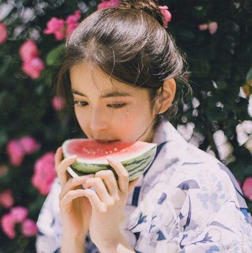 头像女吃瓜男卖瓜,女吃瓜男卖瓜,趣味横生的市井生活