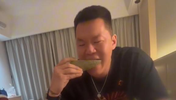 视频大全吃瓜,揭秘娱乐圈吃瓜盛宴，明星幕后故事大揭秘