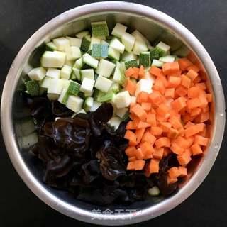 梦见自己吃角瓜打卤面