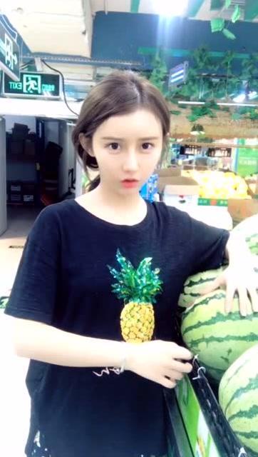 抖音吃瓜美女,揭秘网红圈幕后故事”