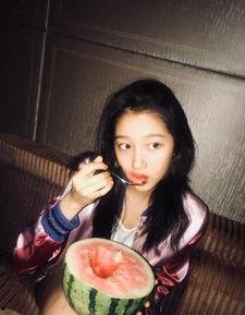 田中闹鬼吃瓜图片,吃瓜群众见证神秘事件